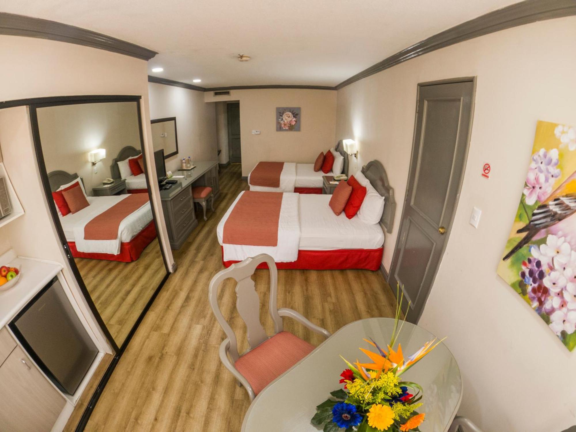 Hotel Santander Plaza Guatemala City Exterior photo